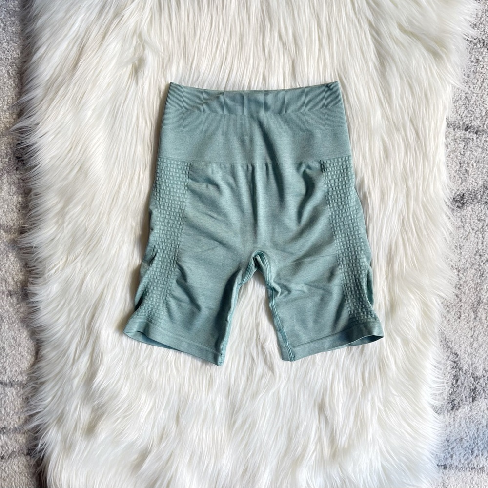 Alphalete biker shorts